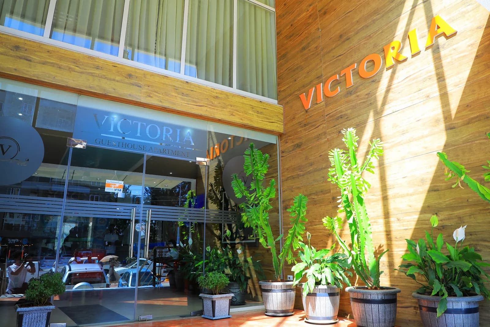 Lobby & Reception