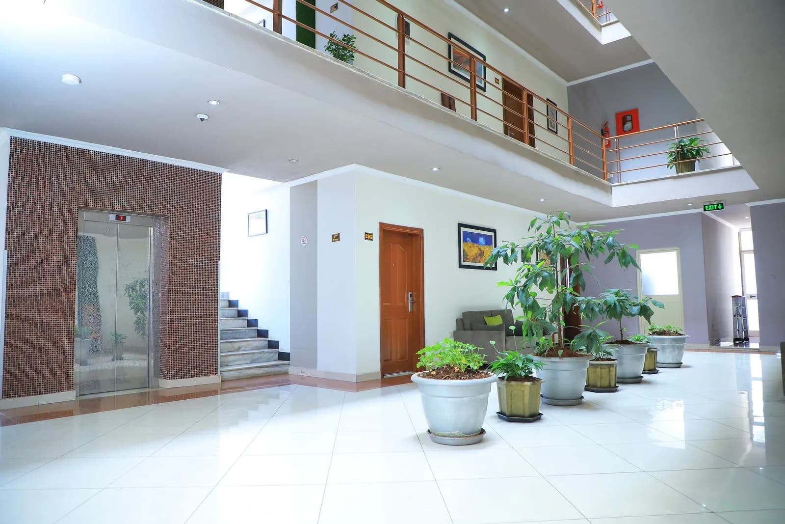Lobby & Reception