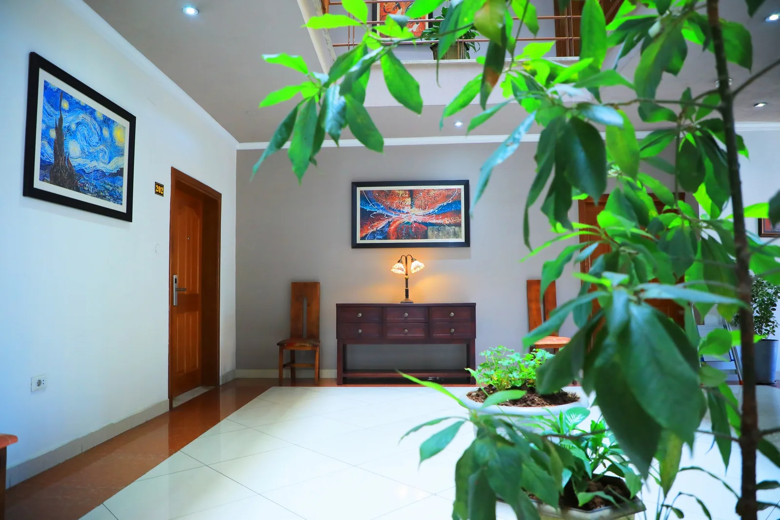 Lobby & Reception