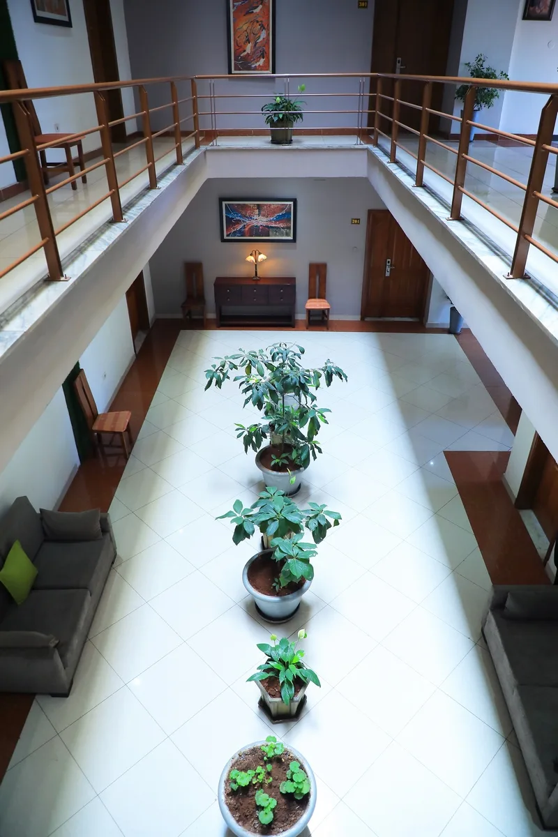 Lobby & Reception