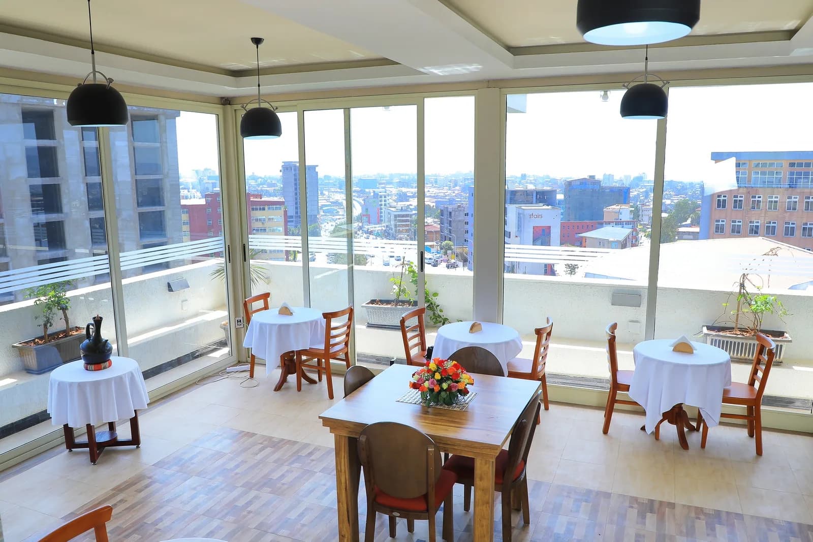 Restaurant & Dining